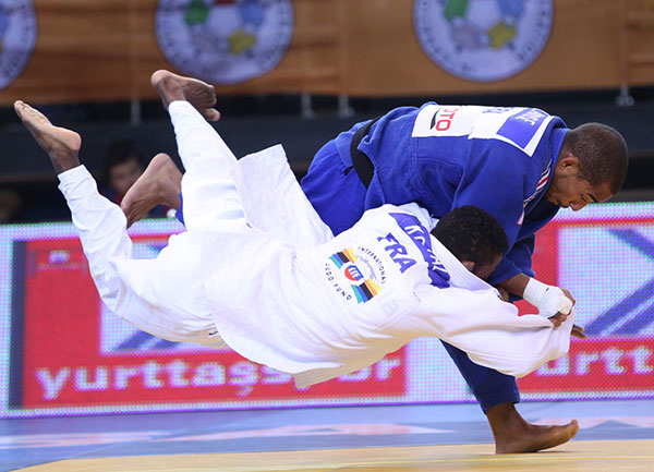 David Larose won one of two golds for France after beating compatriot Loic Korval ©IJF