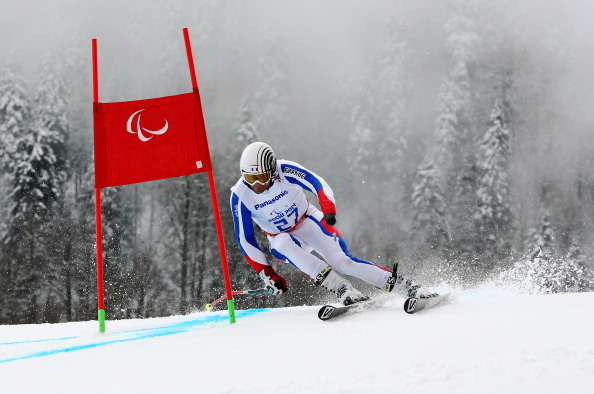 Vincent Gauthier-Manuel claimed gold in the giant slalom standing event despite losing a pole near the end of the course ©Getty Images