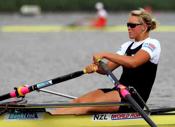 New Zealand's single sculler Emma Twigg earned a morale-boosting victory over Australia's world champion Kim Crow at the Sydney World Rowing Cup ©Getty Images