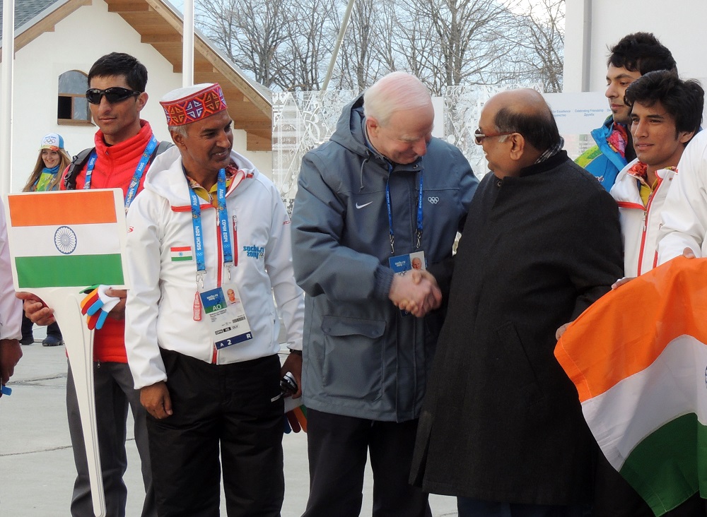 New Indian Olympic Association President N Ramachandran is greeted by Association of National Olympic Committees vice-president Patrick Hickey during a welcome ceremony for the country's athletes during Sochi 2014 ©ANOC