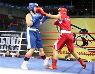 Chen Nien Chin (right) was one of three Chinese Taipei women to win their bouts in Sofia today ©AIBA