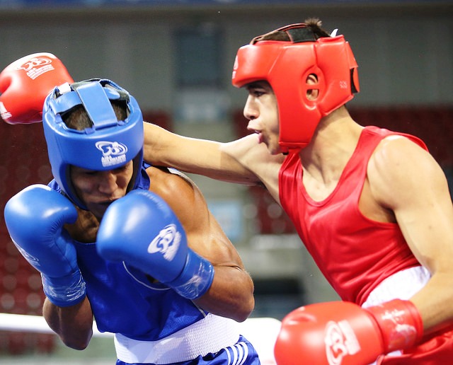 Cuba's Javier Ibanez Diaz and American Carlos Balderas produced a superb show of boxing in Sofia today ©AIBA