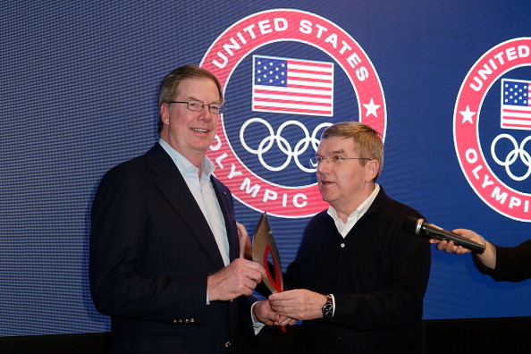 Larry Probst (left) pictured with IOC President Thomas Bach, will be able to draw on the experience of his predecessor as Press Commission chairman, Kevan Gosper ©Joe Scarnici/Getty Images for USOC