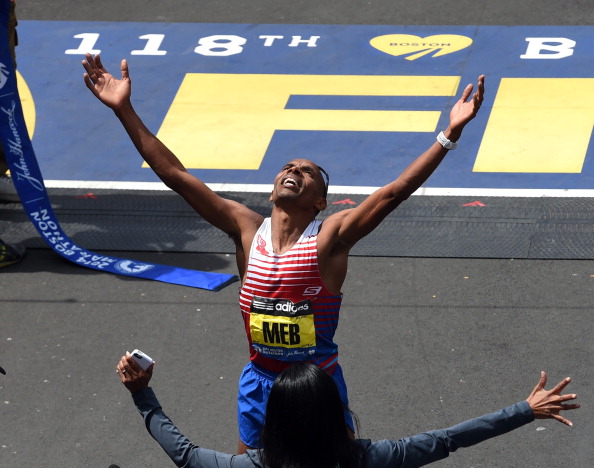 Meb Keflezighi today became the first American man to win the Boston Marathon since 1983 ©AFP/Getty Images