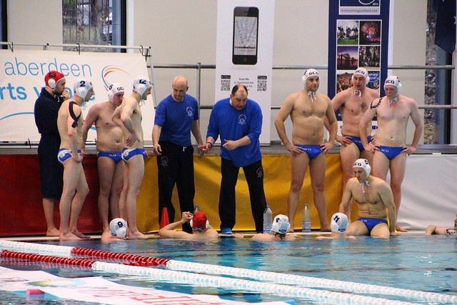 Scotland try to work out how they can halt England's scoring streak during their clash in Aberdeen ©Scottish Swimming