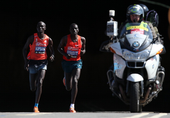 World record holder Wilson Kipsang on his way to victory at the Virgin London Marathon ©Getty Images