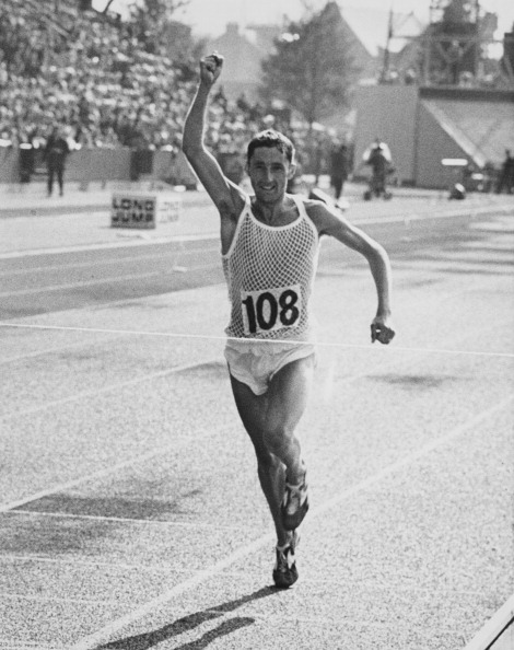 Ron Hill wins the 1970 British Commonwealth Games marathon title in Edinburgh ©Hulton Archive/Getty Images