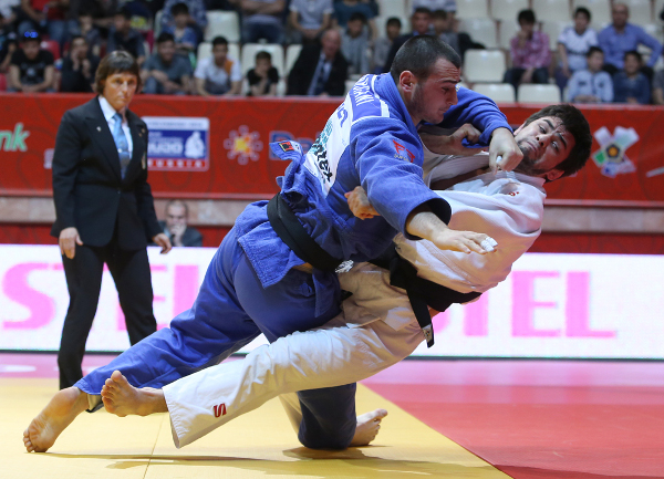 Alan Khubetsov sealed gold for Russia as he beat Ushangi Margiani in the men's under 81kg final ©IJF