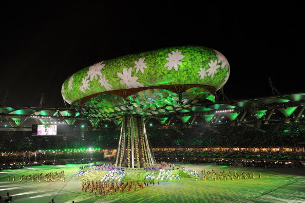 An aerostat balloon rises at the Jawaharlal Nehru Stadium for the Delhi 2010 Opening Ceremony ©AFP/Getty Images
