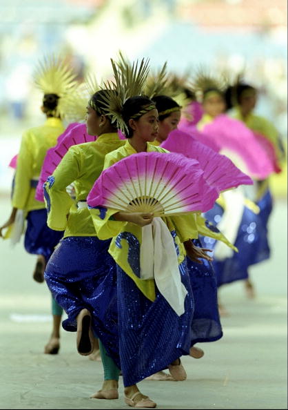 Dancers at the Kuala Lumpur 1998 Opening Ceremony ©Getty Images