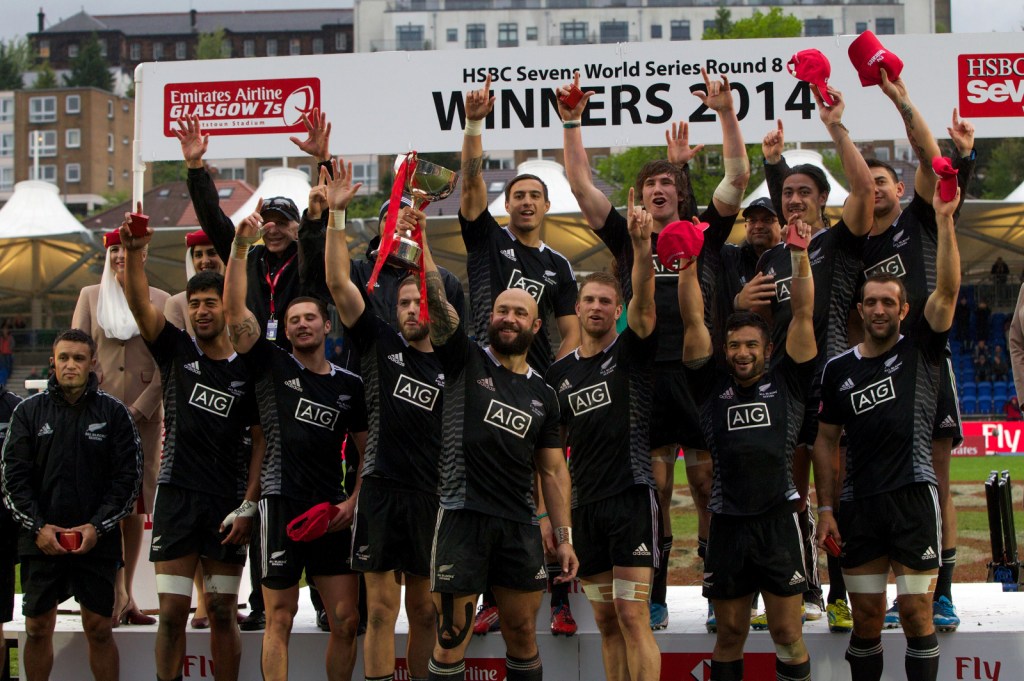 New Zealand have secured the Glasgow Sevens Cup title with victory over Canada in the final ©IRB/Martin Seras Lima