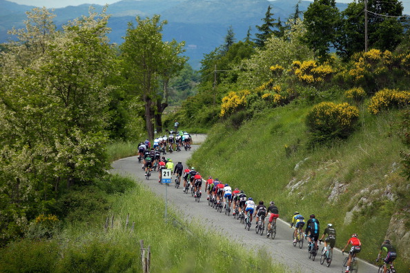 The peloton managed to reel in a five-man breakaway that looked to have safely settled ahead of the chasing pack on this seventh stage of the Giro d'Italia ©Velo/Getty Images