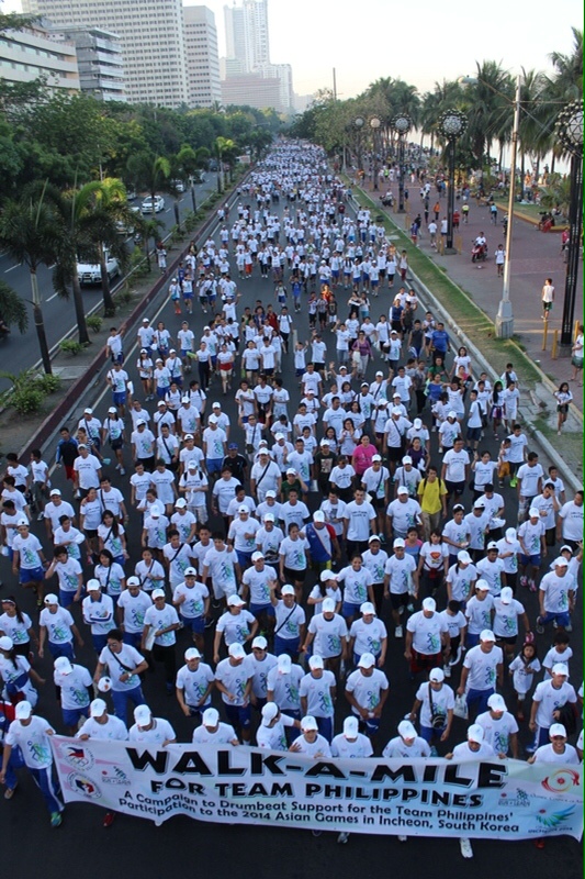 People came out in high numbers for the 1.6-kilometre fun walk ©OCA