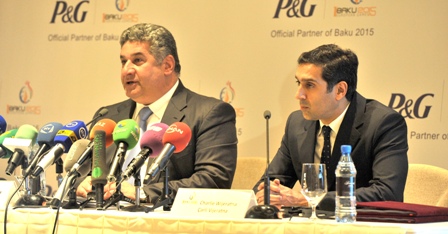 The partnership has been hailed by Baku 2015 commercial director Charlie Wijeratna (right), pictured here with Azerbaijan's Minister of Youth and Sports, Azad Rahimov ©Baku 2015