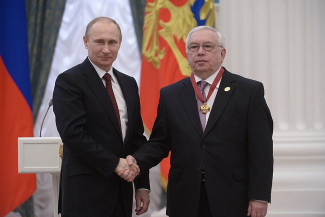 Vladimir Lukin, seen here with Vladimir Putin, has been re-elected for a fifth time as President of the Paralympic Committee of Russia  ©The Kremlin
