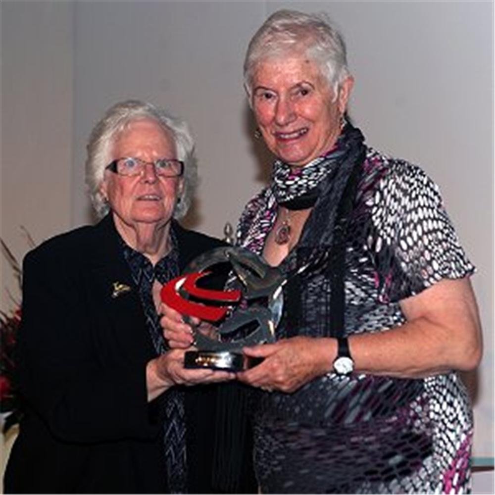 Diane Leather (left) was inducted into England Athletics' Hall of Fame in 2013 ©England Athletics