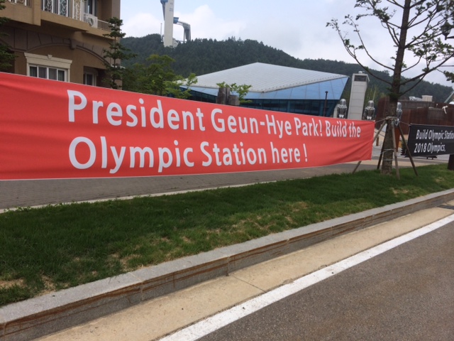 OC members arriving for the Sochi 2014 debrief, including President Thomas Bach, will left in no doubt about the anger many local residents feel about Pyeongchang's failure to keep a number of commitments it made during its successful bid for the 2018 Winter Olympics and Paralympics ©ITG