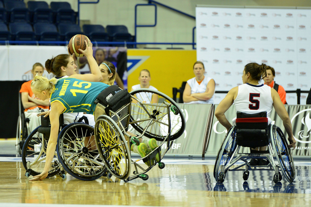 The US pulled off the surprise of the day as they beat Australia on the opening day of the 2014 Wheelchair Basketball World Championships in Canada ©2014WWWBC