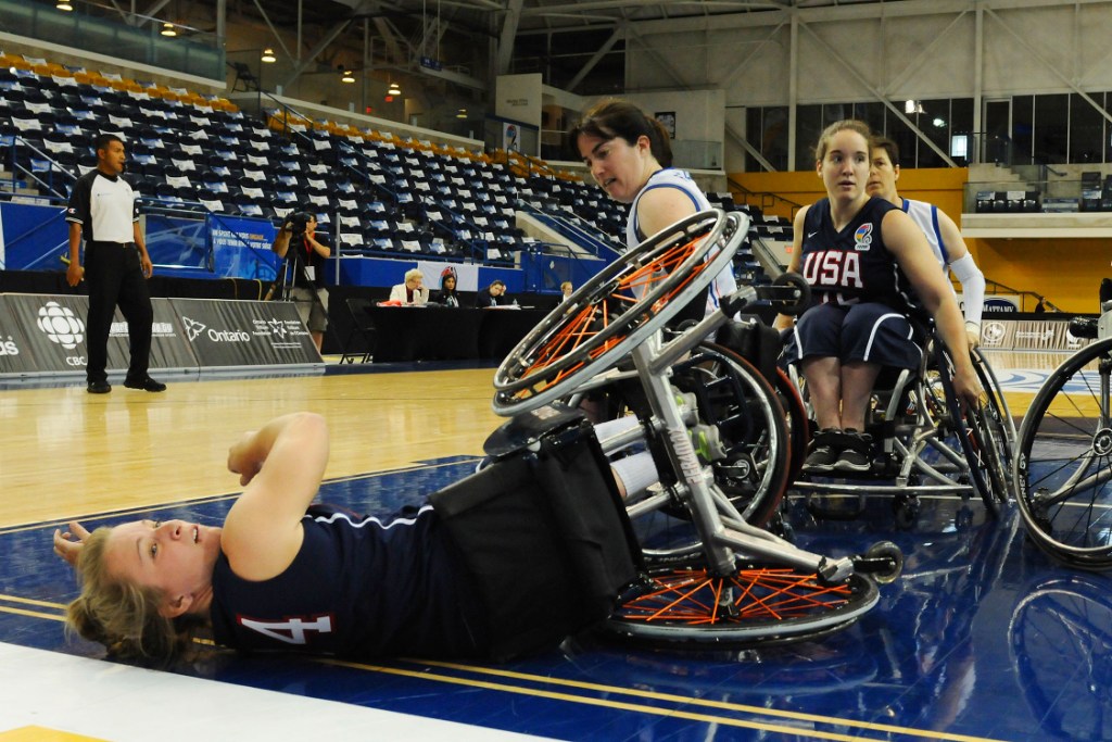 The United States edged past Great Britain to book their spot in the 2014 Women's World Wheelchair Basketball Championships semi-finals ©2014WWWBC