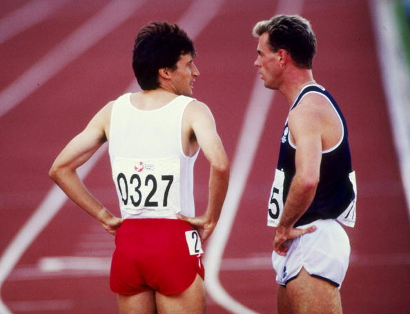 Seb Coe chats to Scotland's Tom McKean before the 800m final at the 1990 Commonwealth Games. He finished sixth ©Getty Images