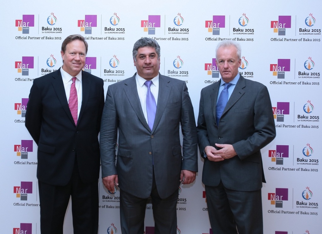 The deal was signed by Azad Rahimov (middle), Azerbaijan's Minister of Youth and Sports and chief executive of Baku 2015, alongside Kent McNeley (left), chief executive officer of Nar Mobile and Simon Clegg, chief operating officer at Baku 2015 ©Baku 2015
