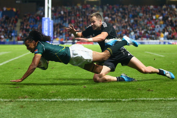 Cecil Afrika scores one of three South African tries in the final ©Getty Images