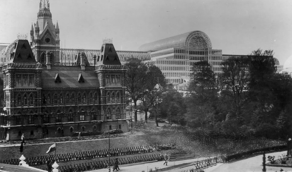 The "Festival of Empire", an early forerunner to the Commonwealth Games, was held at Crystal Palace in 1911 to celebrate the accession of George V to the throne ©Wikipedia