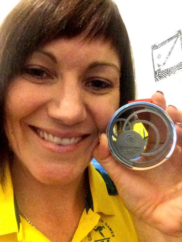 Anna Meares looking pleased with her silver from the women's sprint ©Twitter