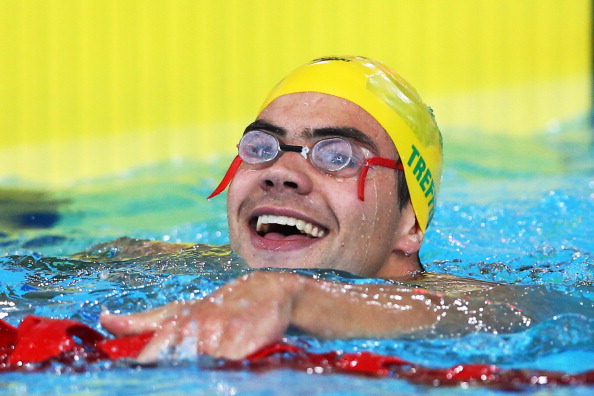 Ben Treffers celebrates 50m backstroke gold ©Getty Images