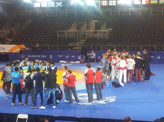 Indian and Canadian wrestlers celebrate post-competition ©ITG