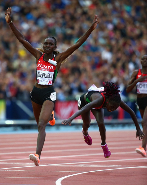Joyce Chepkirui of Kenya crossed the line to win women's 10,000m gold ahead of countrywoman Florence Kiplagat ©Getty Images
