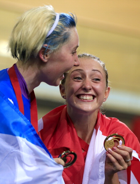 Katie Archibald sporting blue and white hair with GB team mate Laura Trott ©Getty Images
