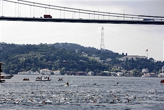 Over 1,600 competitors took to the waters of the Bosphorus to compete in the annual Asia to Europe race ©Anadolu Agency/Getty Images