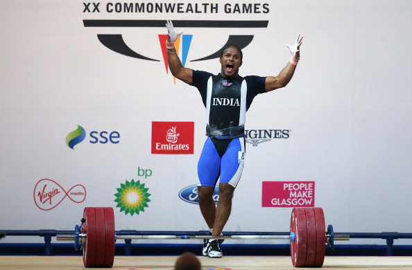 Sathish Sivalingam took gold in the men's 77kg weightlifting setting a Commonwealth Games in the snatch ©Getty Images