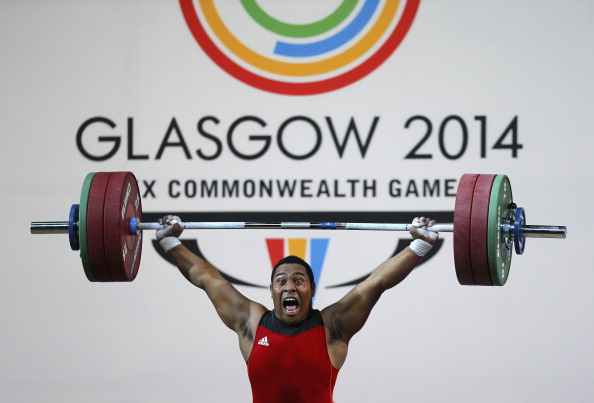 Steven Kukuna Kari of Papua New Guinea wins gold in the men's 94kg weightlifting competition ©Getty Images
