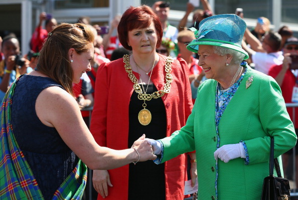The Queen is greeted by Village chieftain Shirley Addison during her visit to the Athletes Village ©Getty Images