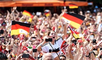 Hundreds of thousands have turned out in Berlin to welcome home the FIFA 2014 World Cup winners ©Getty Images 