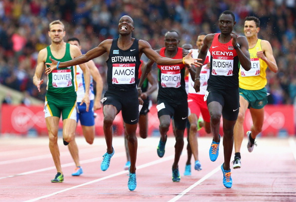 Nijel Amos of Botswana beat men's 800m Olympic champion and world record holder David Rudisha of Kenya to take Commonwealth gold ©Getty Images
