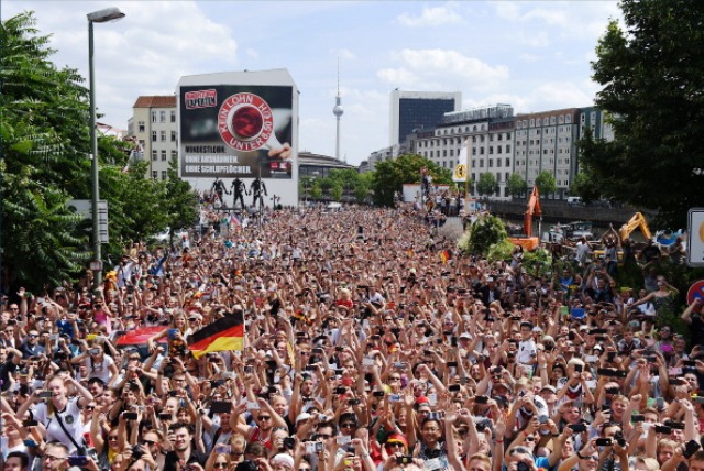 More than 400,000 people lined the streets of the German capital to welcome home the 2014 FIFA World Cup winners ©Getty Images 