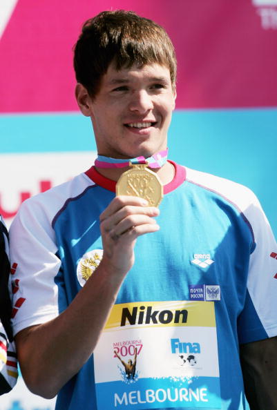 Vladimir Dyatchin celebrates his gold medal at the 2007 World Championships in Melbourne ©Getty Images