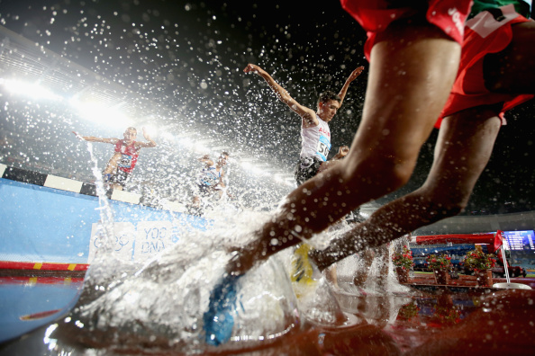 A jump and a splash in the men's 2,000m steeplechase ©Getty Images
