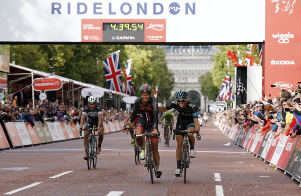 Adam Blythe won the battle of the Brits at the RideLondon-Surrey Classic in a dramatic sprint finish on The Mall ©Getty Images
