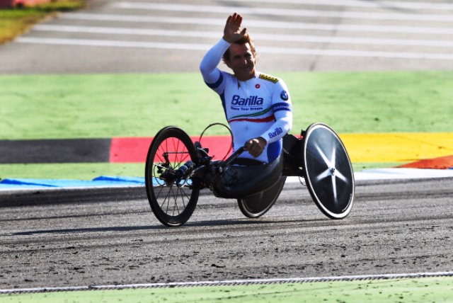 Alex Zanardi won gold medal number two with victory in the H5 class ©Bongarts/Getty Images
