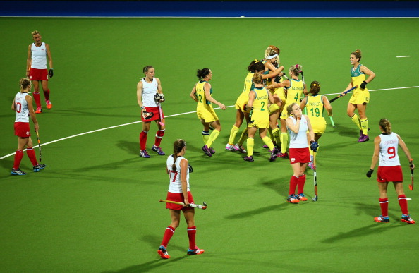 Australia celebrate as England are stunned by the conclusion of the match ©Getty Images