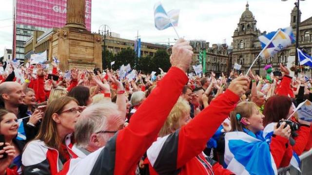 Crowds packed into George Square in Glasgow to pay tribute to the Scottish team who won 53 medals at Glasgow 2014 ©Twitter
