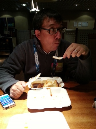 Editor Duncan Mackay eating his lunch ©ITG