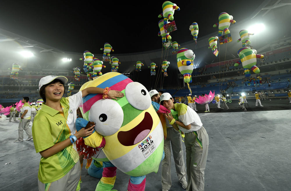 Games mascot Nanjinglele looked to have had a good time at the Ceremony ©Nanjing 2014