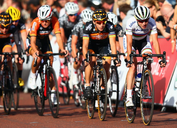Giorgia Bronzini (second right) defeated Marianne Vos to take victory in the RideLondon Grand Prix ©Getty Images
