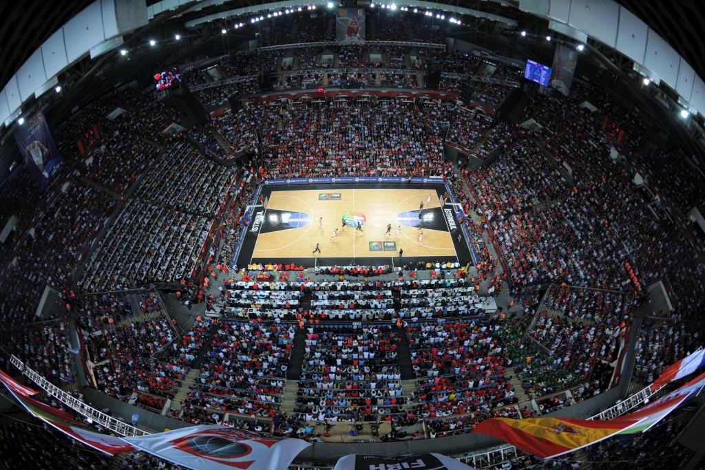 Head & Shoulders will support all of FIBA's major competitions until 2015 ©FIBA