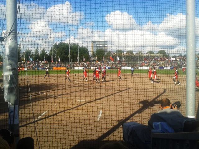 Japan celebrates after securing a second successive Women's Softball World Championship ©Haarlem 2014